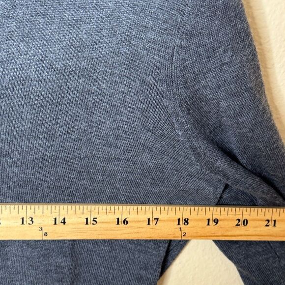 Lord + Tylor Sweater Women's Medium Gray V-Neck Pullover Fine Merino Wool - Picture 8 of 8